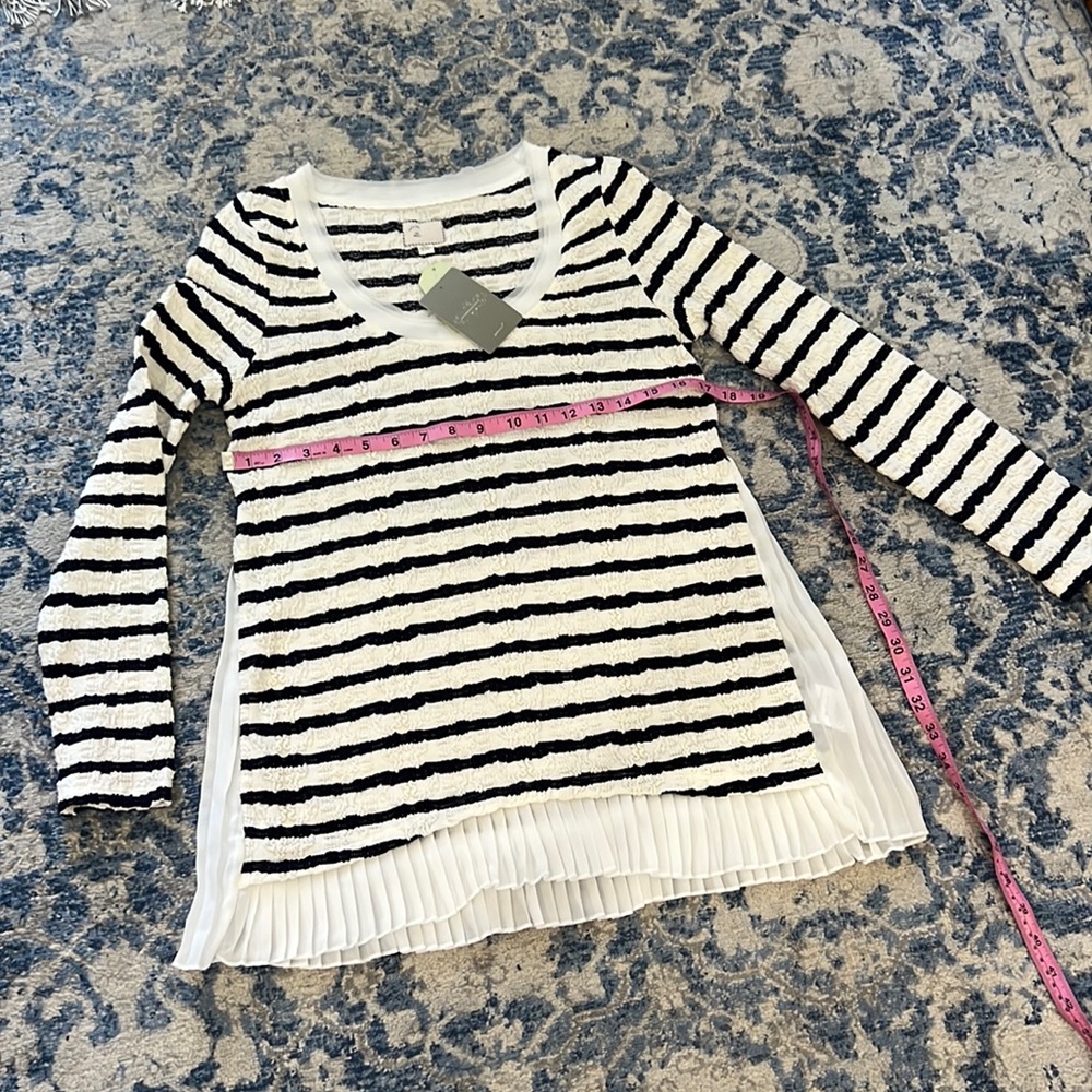 Anthropologie top size small NWT
